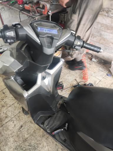 عکس تعمیرگاه موتور سیکلت اسماعیل