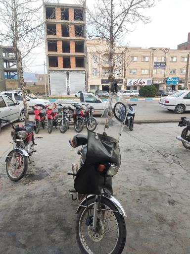 عکس تعمیرگاه موتور سیکلت اسماعیل