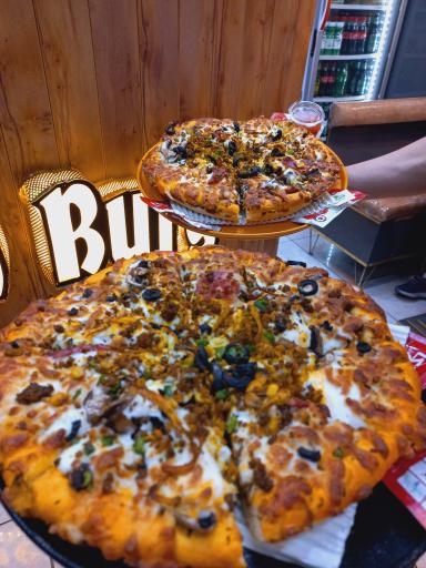 عکس فست فود برگر طلایی