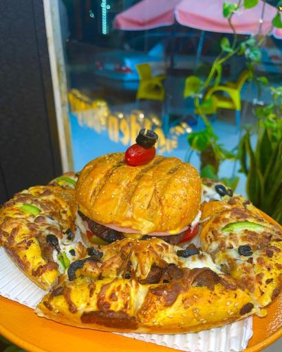 عکس فست فود برگر طلایی