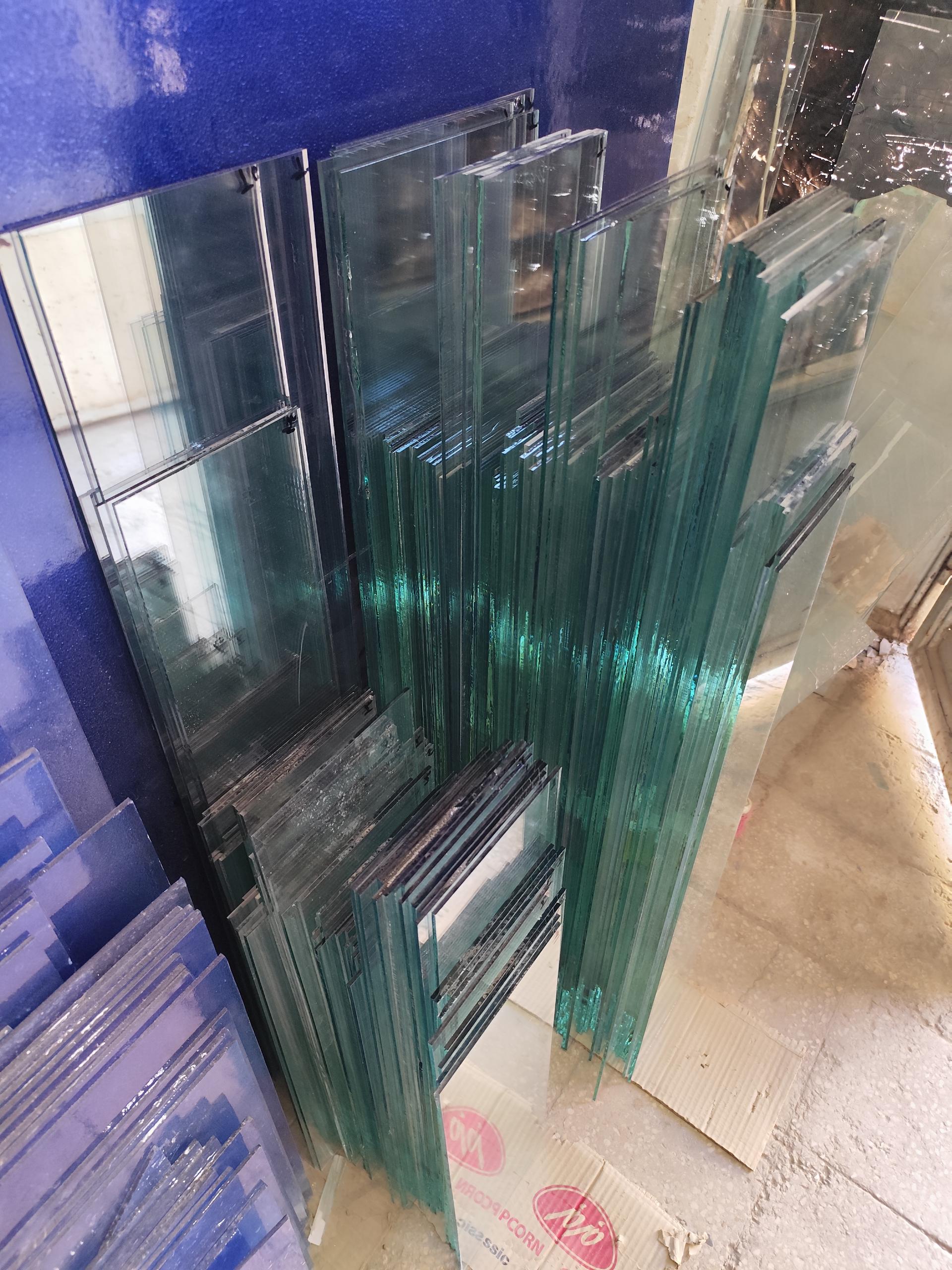 عکس شیشه بری انصار