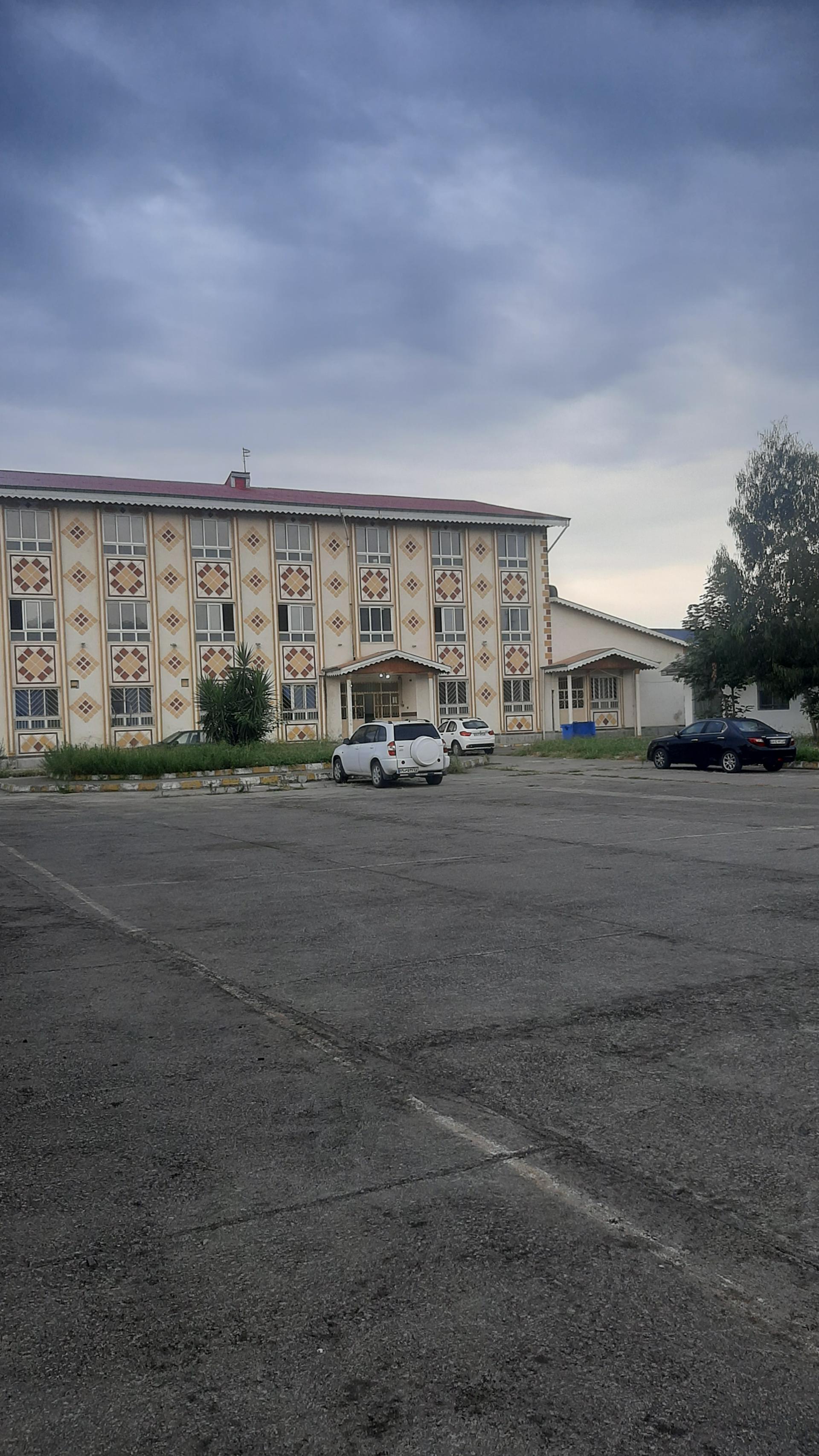 عکس مدرسه پسرانه دوره دوم شبانه روزی شهید چمران