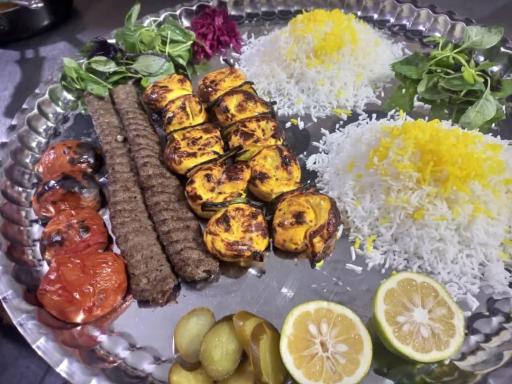عکس باغ رستوران آفتاب