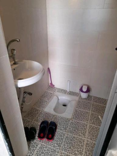 عکس اقامتگاه ولیعصر (اتاقک)