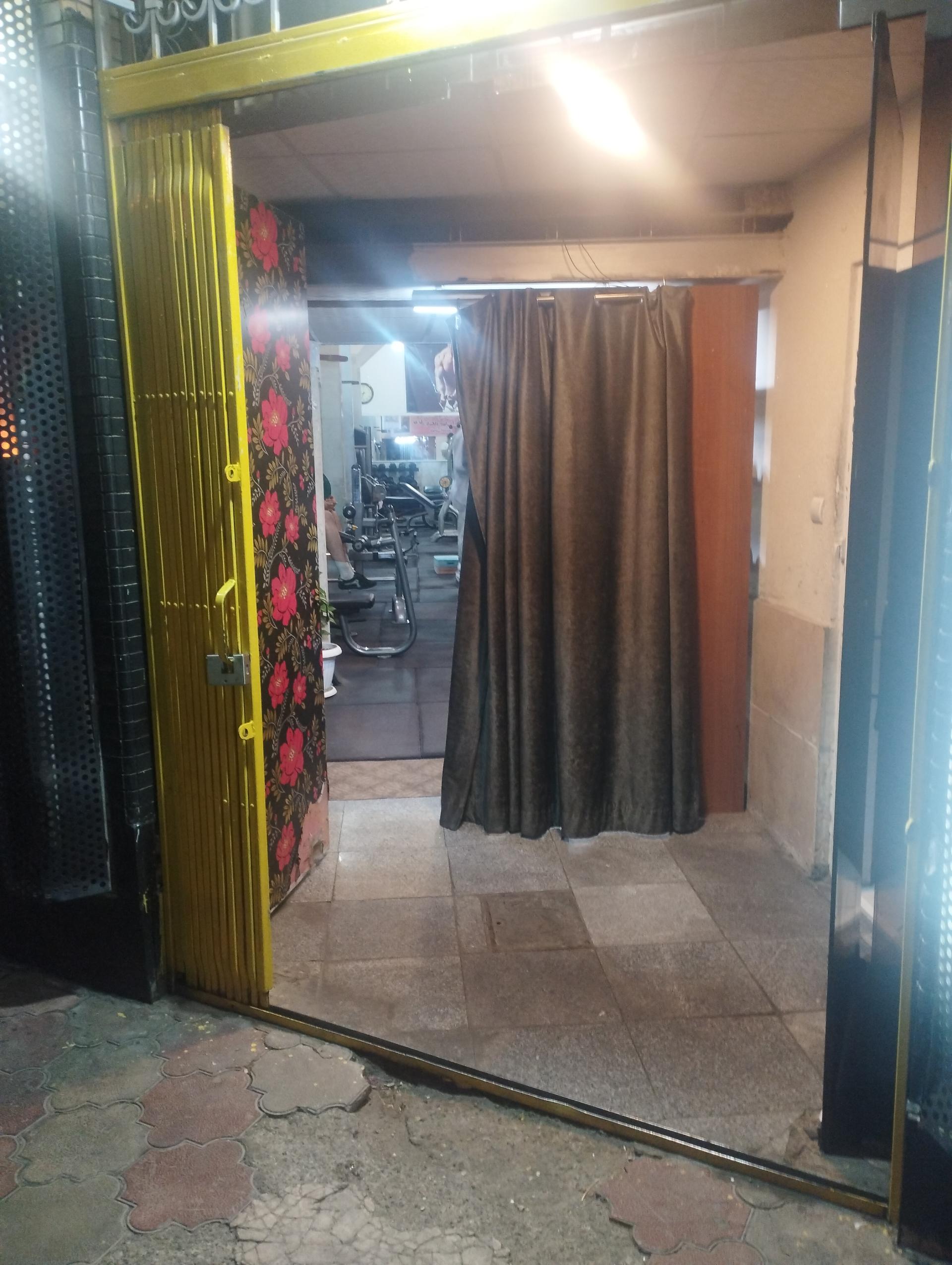 عکس سالن ورزشی جهان آرا