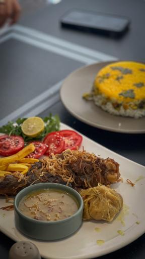 عکس کافه رستوران هیرکانی