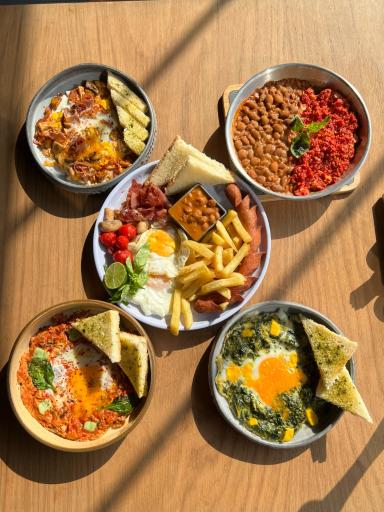 عکس کافه رستوران هیرکانی