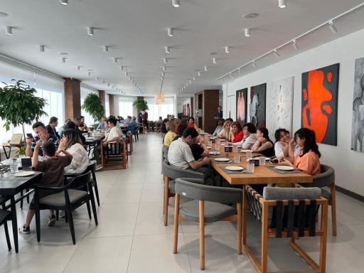 عکس کافه رستوران هیرکانی