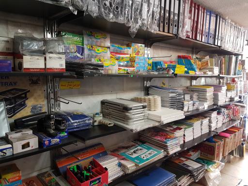 عکس چاپ دیجیتال و لوازم التحریر پیروز