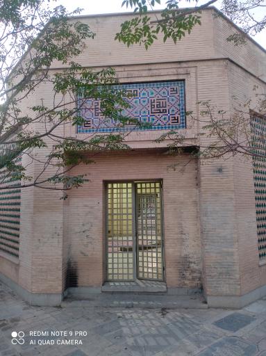 عکس تکیه جهانگیر خان قشقایی و شهشهانی