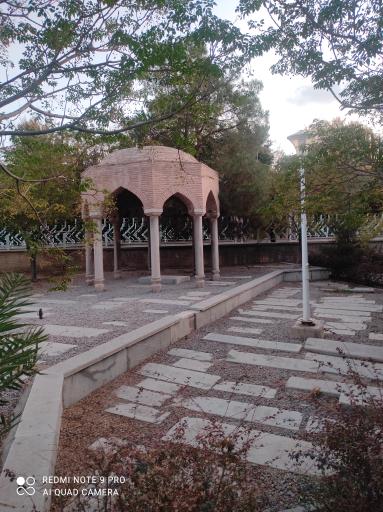 عکس تکیه جهانگیر خان قشقایی و شهشهانی