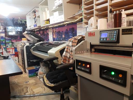 عکس چاپ دیجیتال و لوازم التحریر پیروز