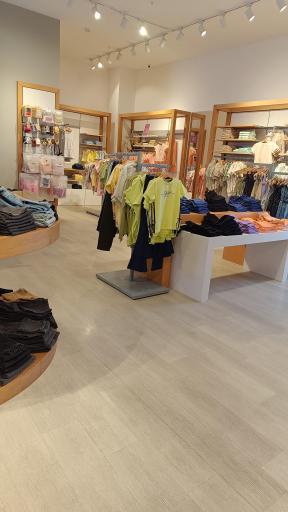 عکس فروشگاه لباس کودک و نوجوان پیانو 