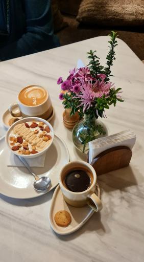 عکس کافه رستوران آولی