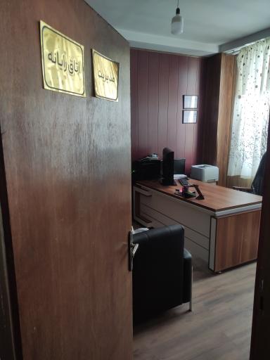 عکس آموزشگاه رانندگی پایه سوم تارا