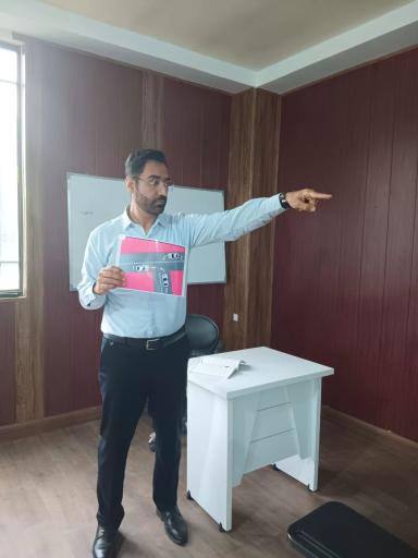 عکس آموزشگاه رانندگی پایه سوم تارا