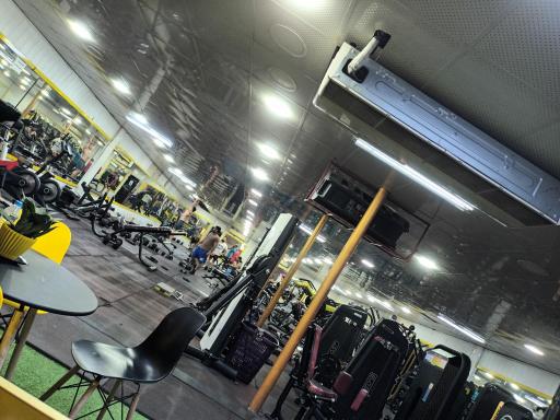 عکس باشگاه بدنسازی اوج