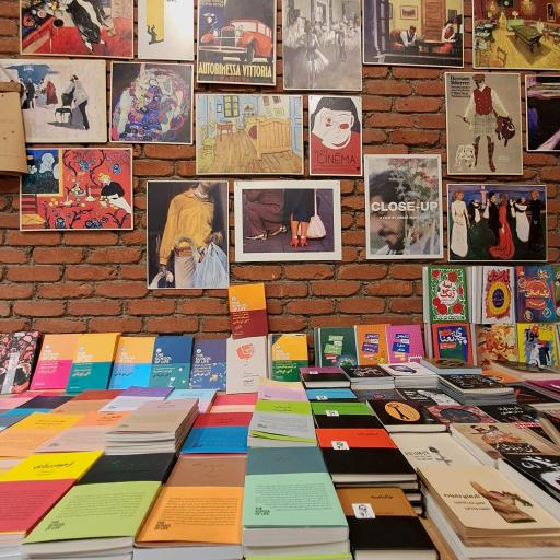 عکس کتابفروشی حوض نقره