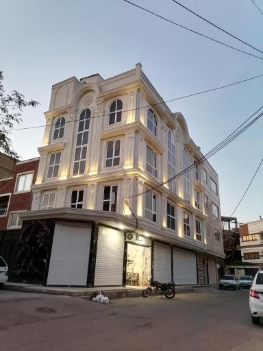 عکس مشاور املاک کاخ