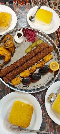 عکس رستوران سنتی نائیریکا