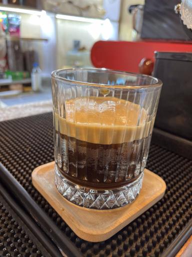 عکس کافه چوبی