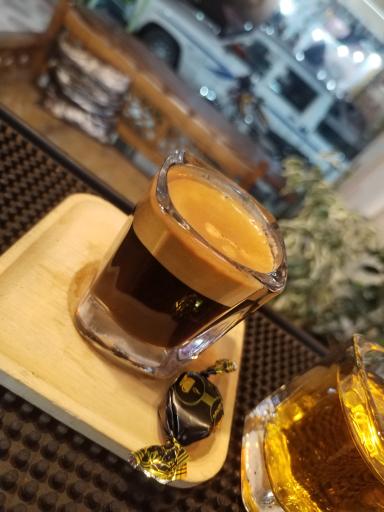 عکس کافه چوبی