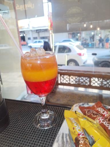 عکس کافه چوبی