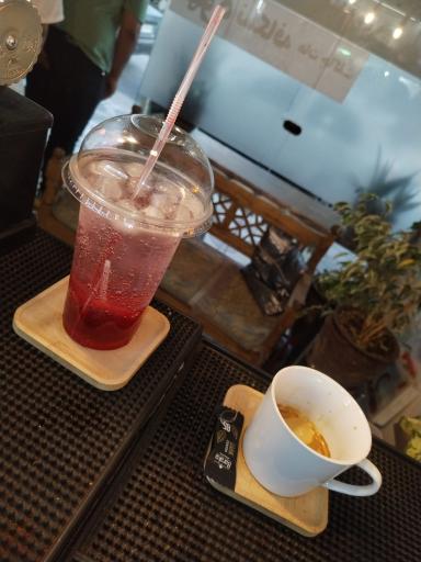 عکس کافه چوبی