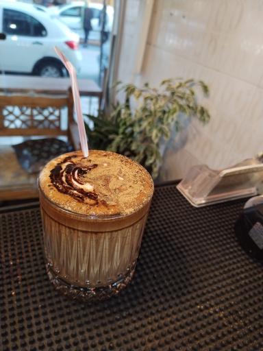 عکس کافه چوبی