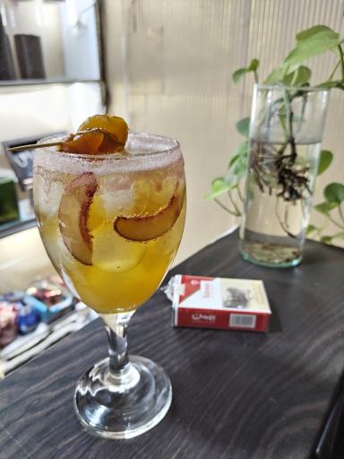 عکس کافه چوبی