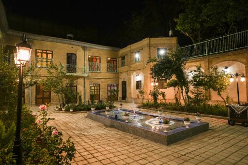 بوتیک هتل سنتی آوا