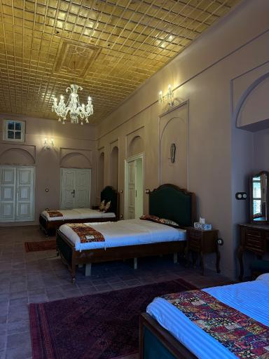 بوتیک هتل سنتی آوا