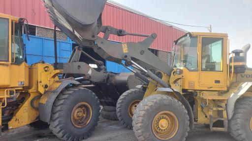 عکس تعمیرگاه لودر ولو 