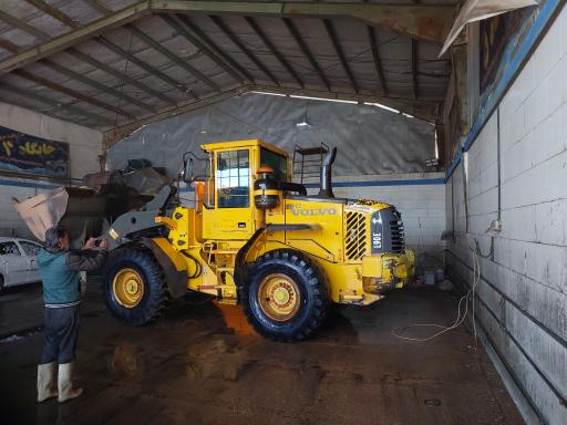 عکس تعمیرگاه لودر ولو 