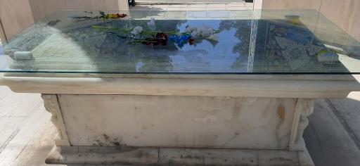 عکس آرامگاه آیت‌الله نجومی 