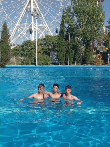 عکس استخر روباز پارک ملت