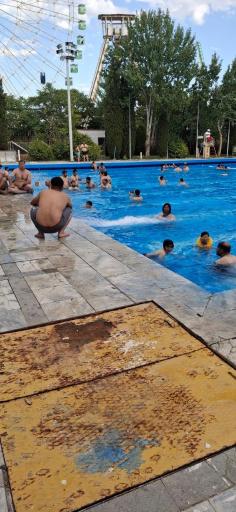 استخر روباز پارک ملت