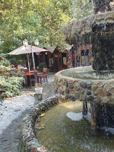 عکس باغ رستوران شادی