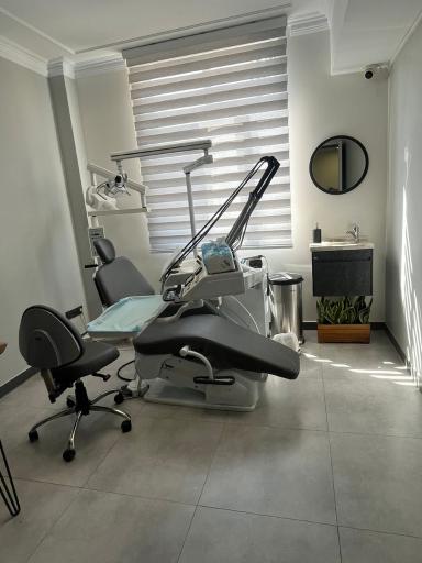 عکس دندانپزشکی دکتر شبنم پورکریمخانی