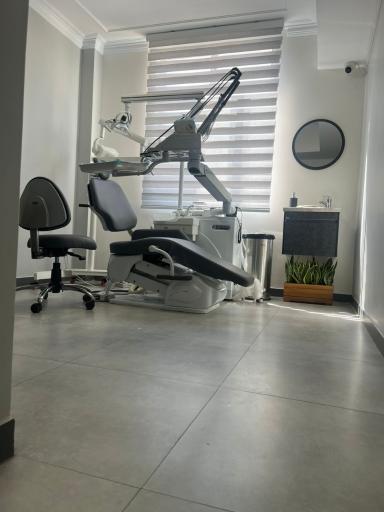 عکس دندانپزشکی دکتر شبنم پورکریمخانی