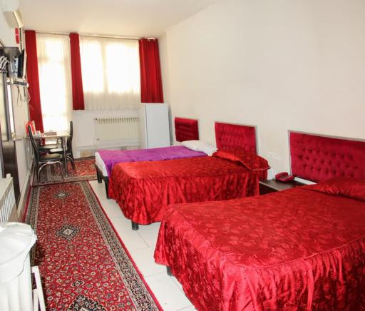 عکس حسینیه و زائر سرای قزوینی ها