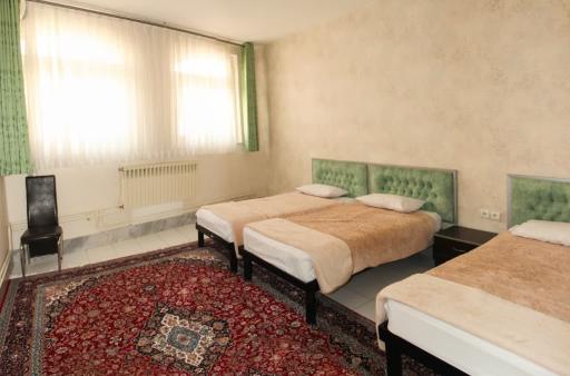 عکس حسینیه و زائر سرای قزوینی ها