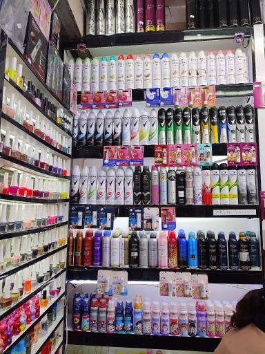 عکس فروشگاه آرایشی ادکلن رضایی(امیر)