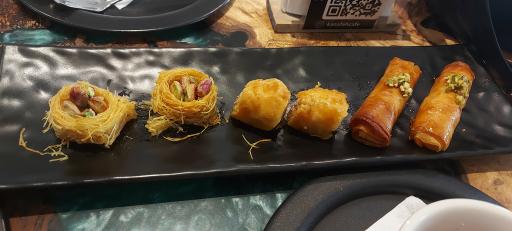 عکس کافه کنافه و شیرینی لبنانی روشه (غرب)