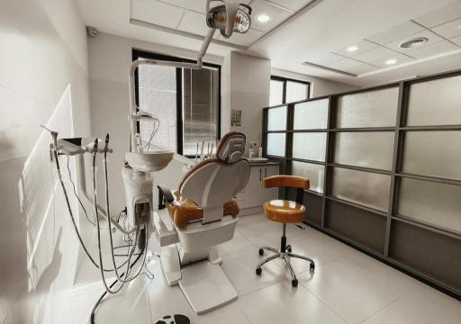 عکس کلینیک تخصصی دندانپزشکی عماد