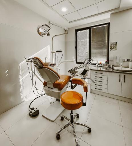 عکس کلینیک تخصصی دندانپزشکی عماد