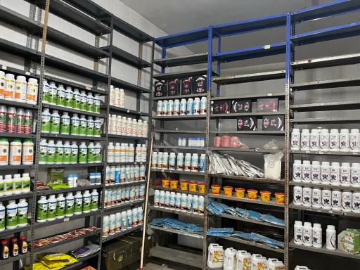 عکس فروشگاه نهاده های کشاورزی کریمی