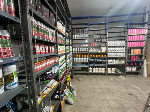 عکس فروشگاه نهاده های کشاورزی کریمی