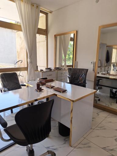 عکس ساختمان پزشکان التیام