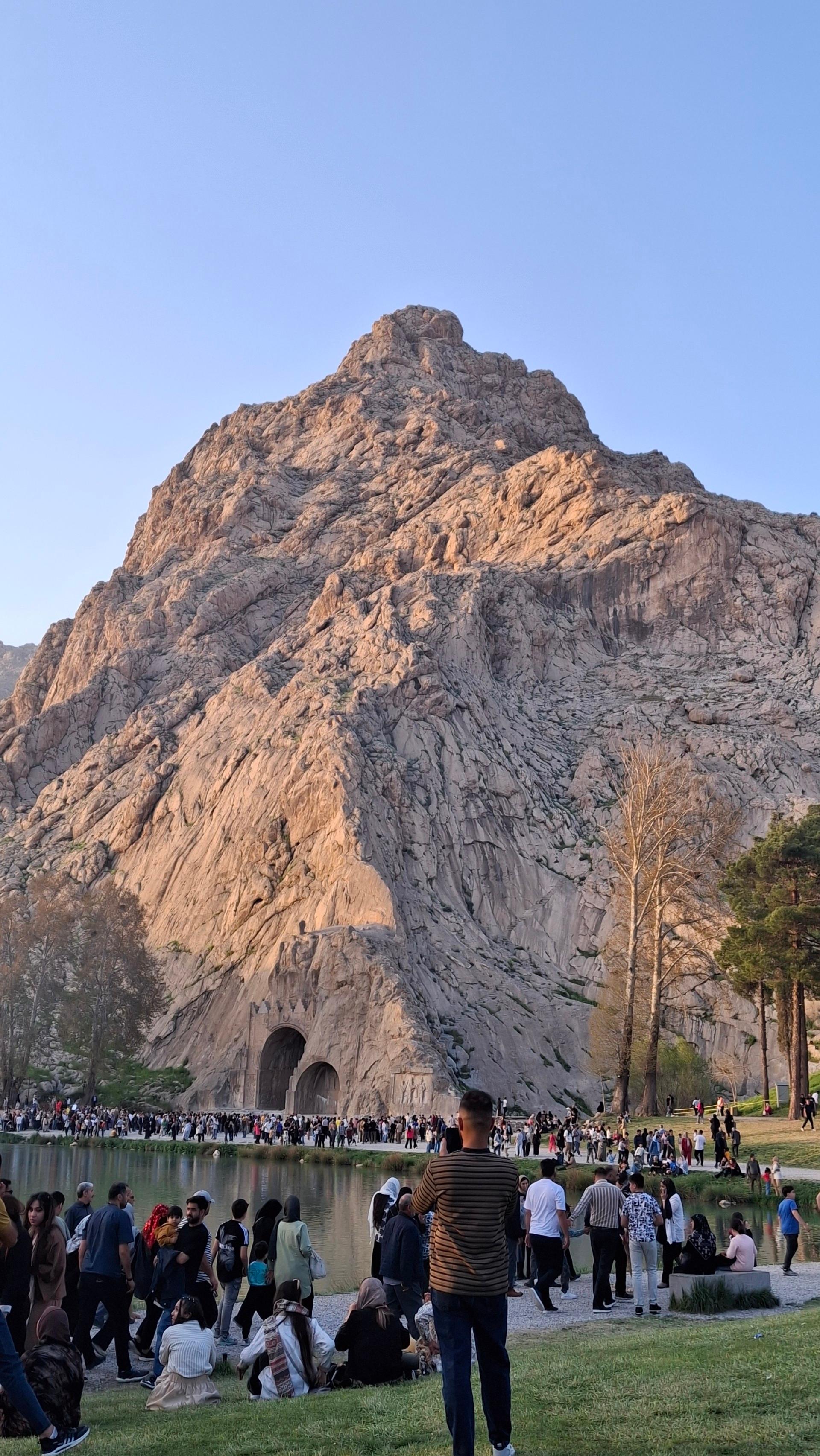 عکس مجموعه تاریخی تفریحی طاق بستان